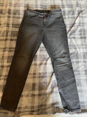 Express Women’s Skinny Jeans in Charcoal Grey